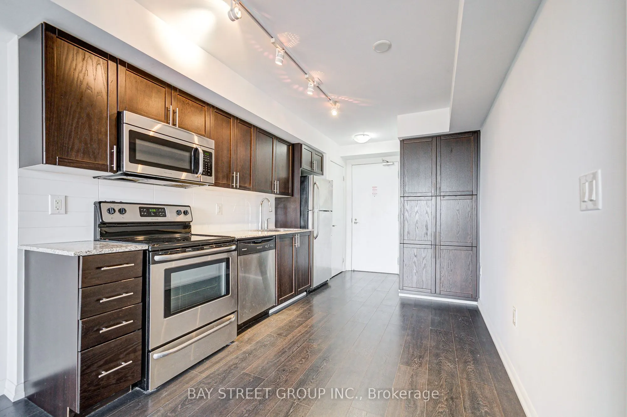 800 Lawrence Avenue W, #1221