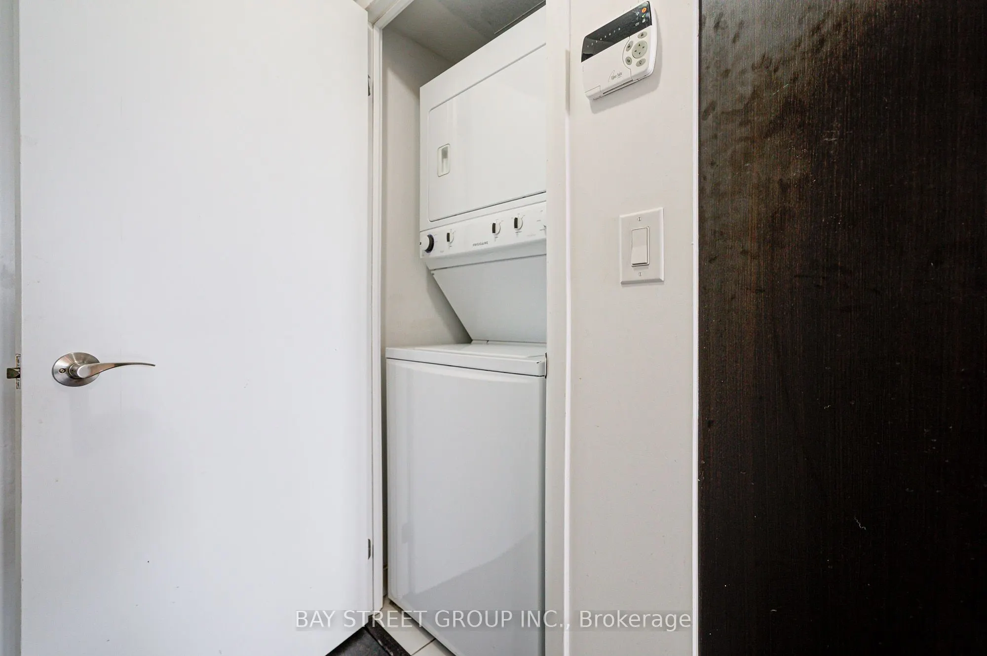 800 Lawrence Avenue W, #1221