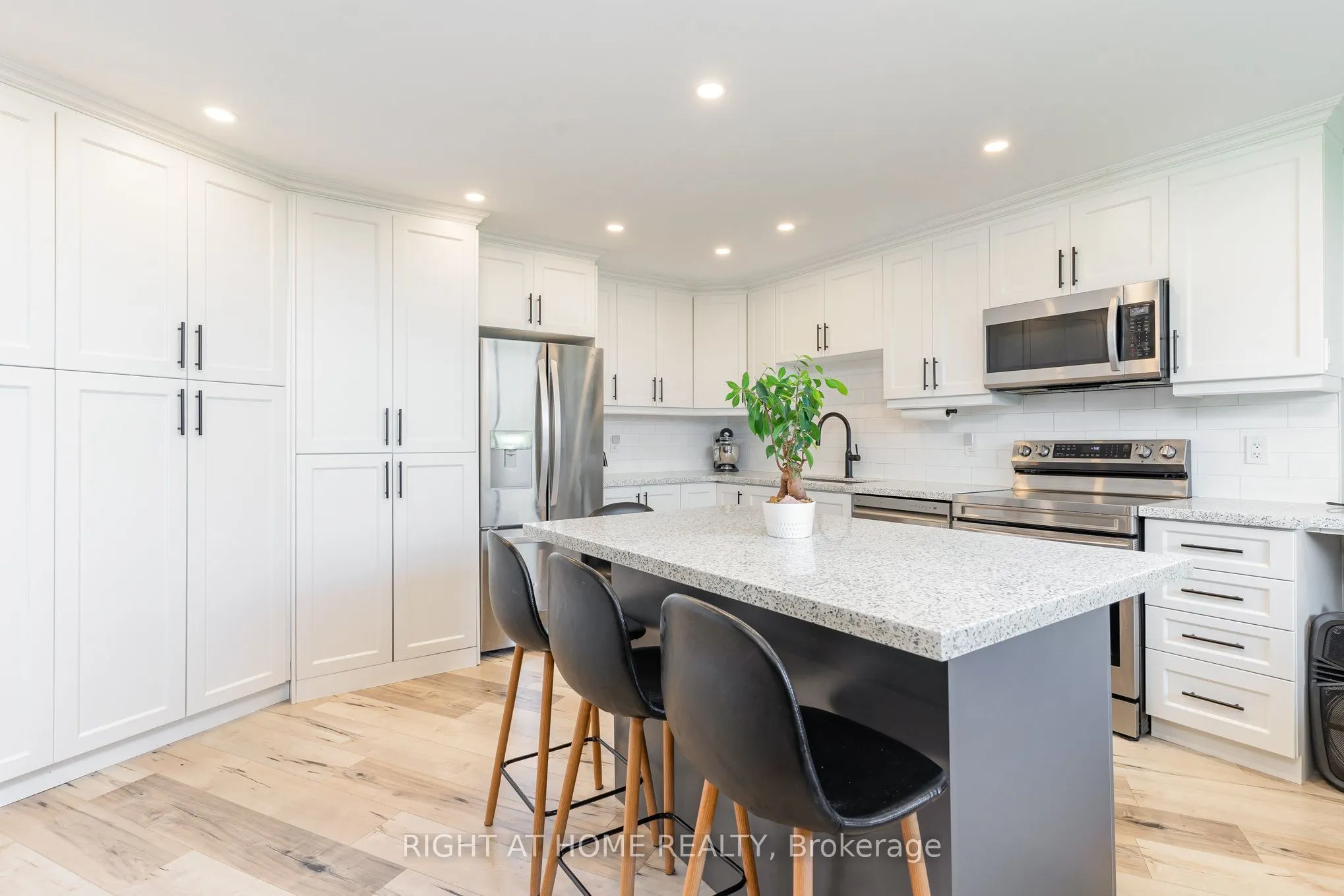 530 Lolita Gardens, #505