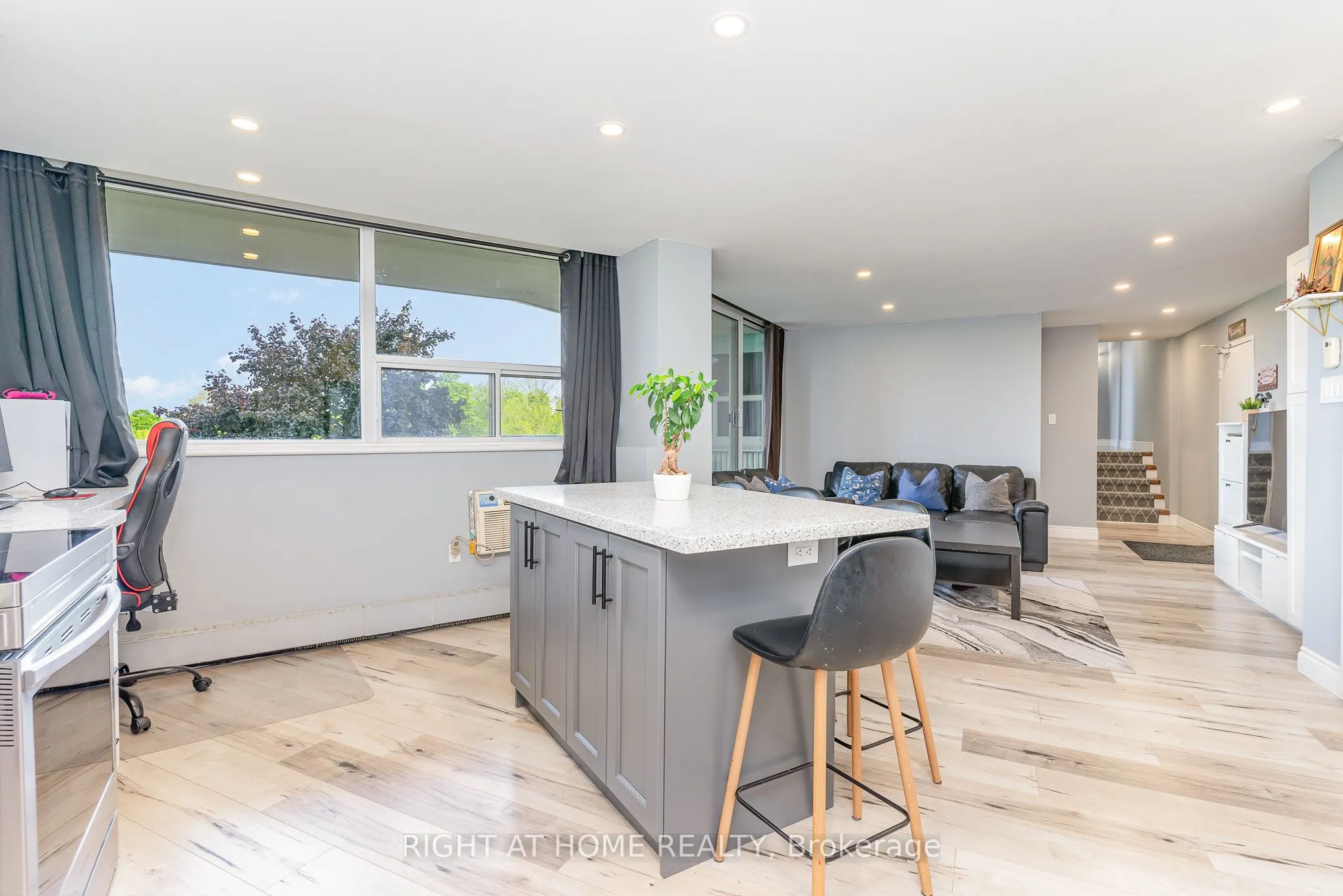 530 Lolita Gardens, #505
