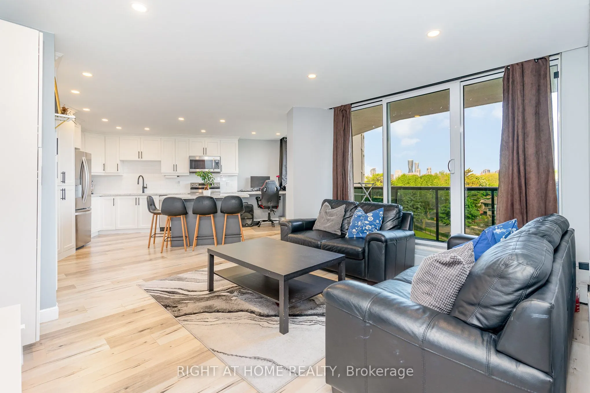 530 Lolita Gardens, #505