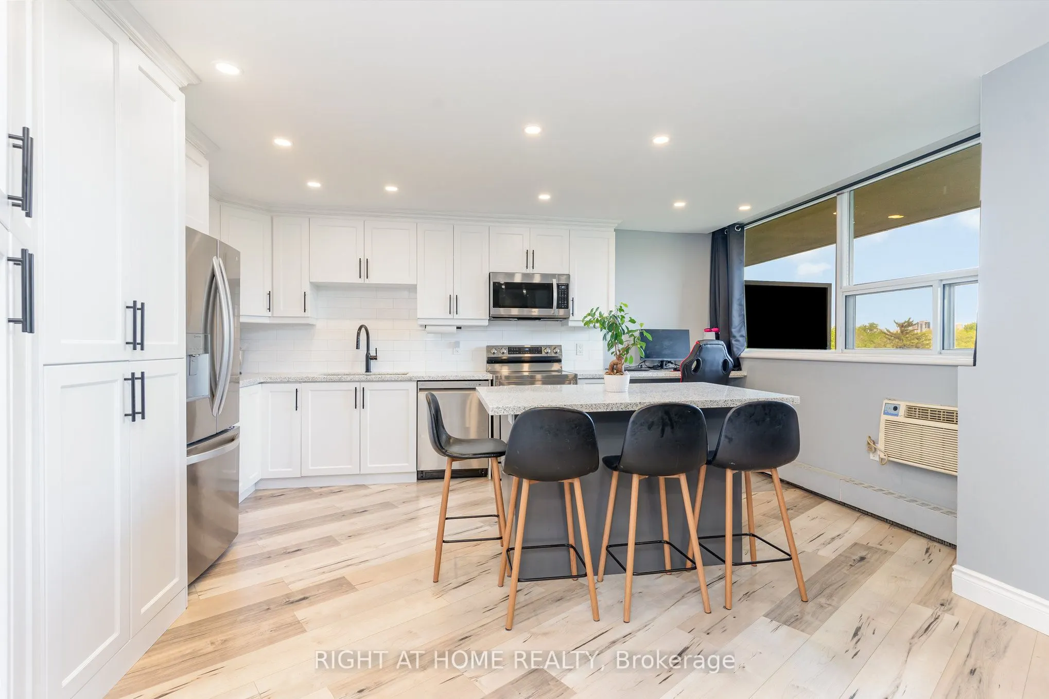 530 Lolita Gardens, #505