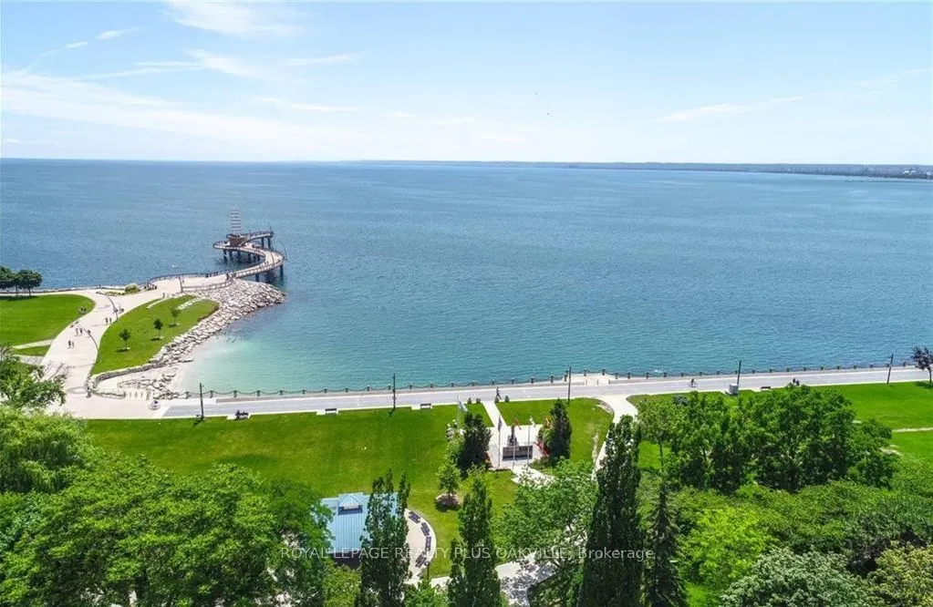 1225 North Shore Boulevard E, #104