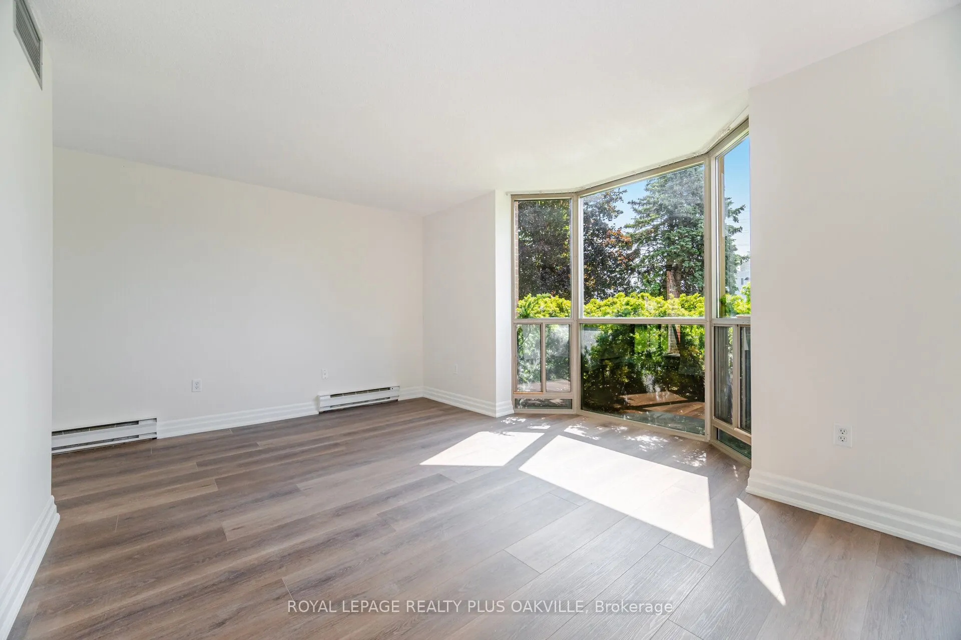 1225 North Shore Boulevard E, #104