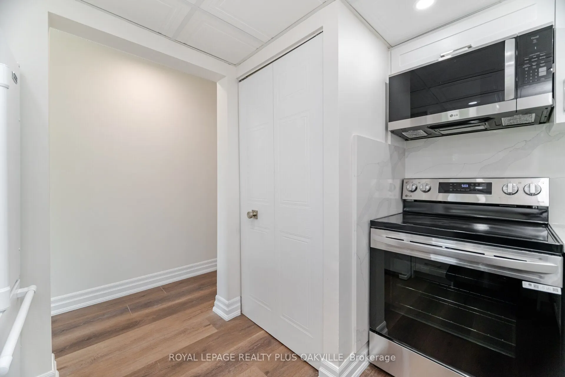 1225 North Shore Boulevard E, #104