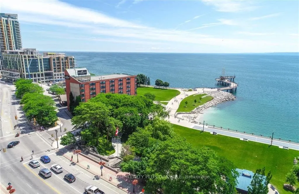 1225 North Shore Boulevard E, #104
