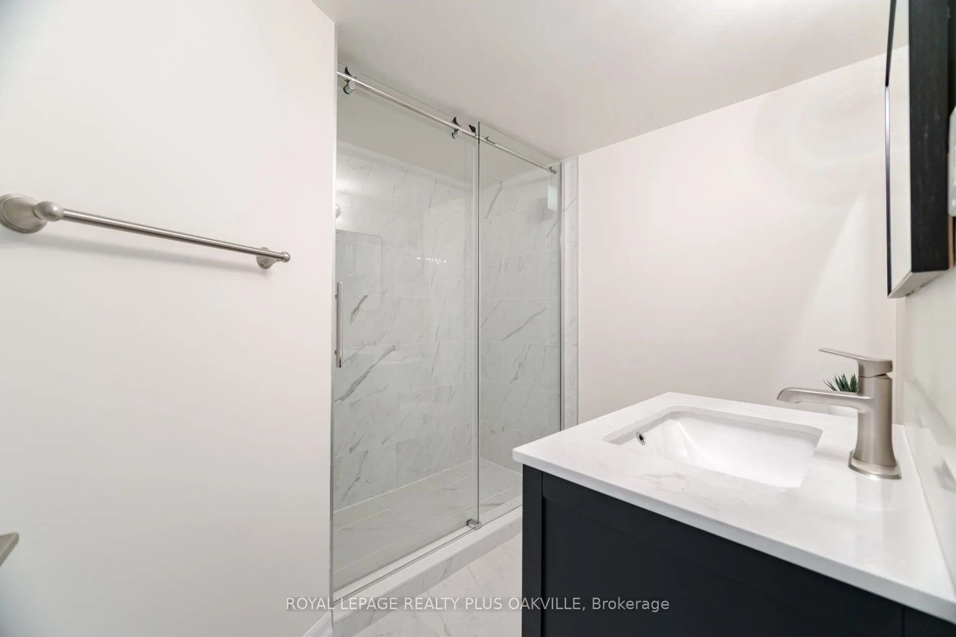 1225 North Shore Boulevard E, #104