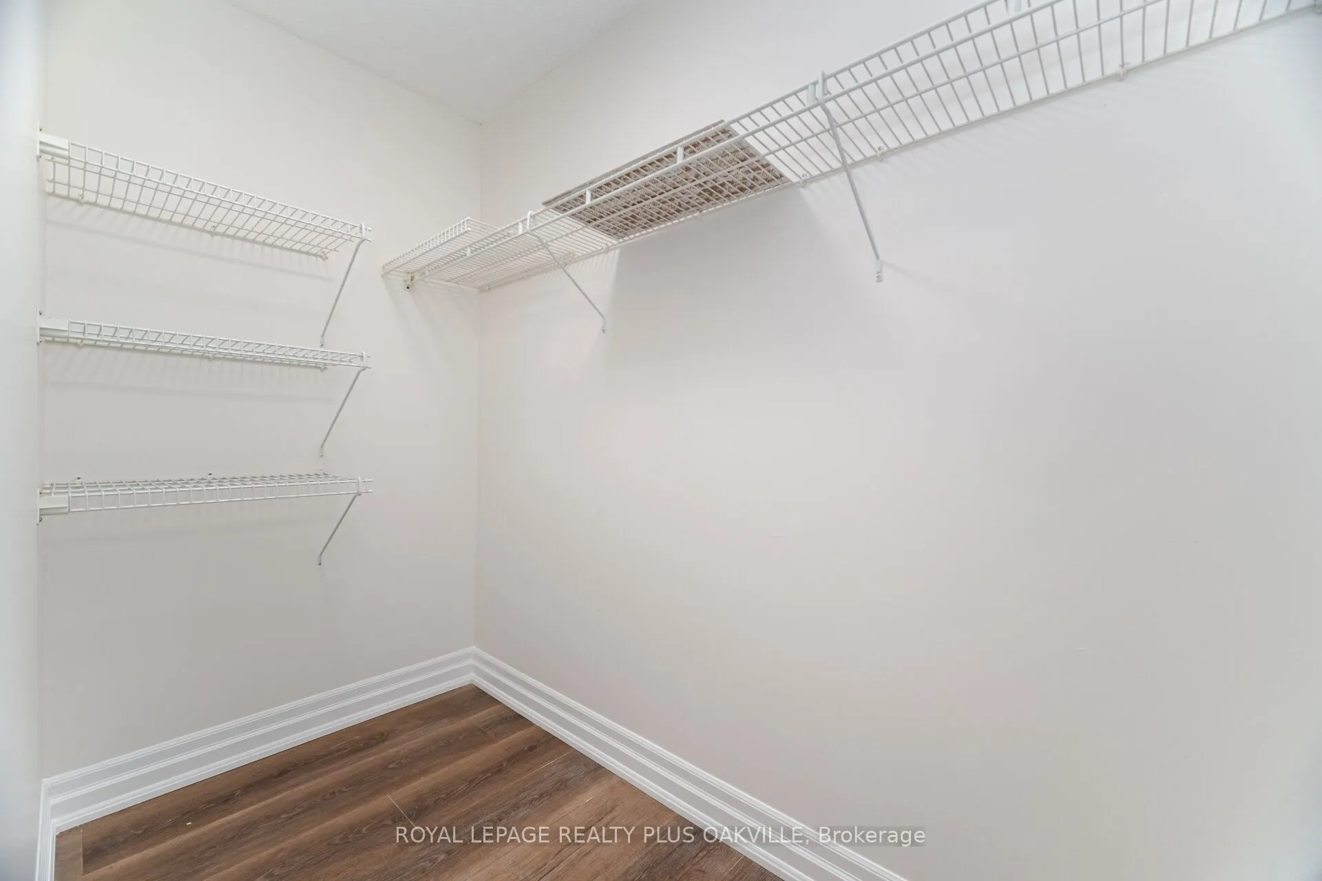 1225 North Shore Boulevard E, #104