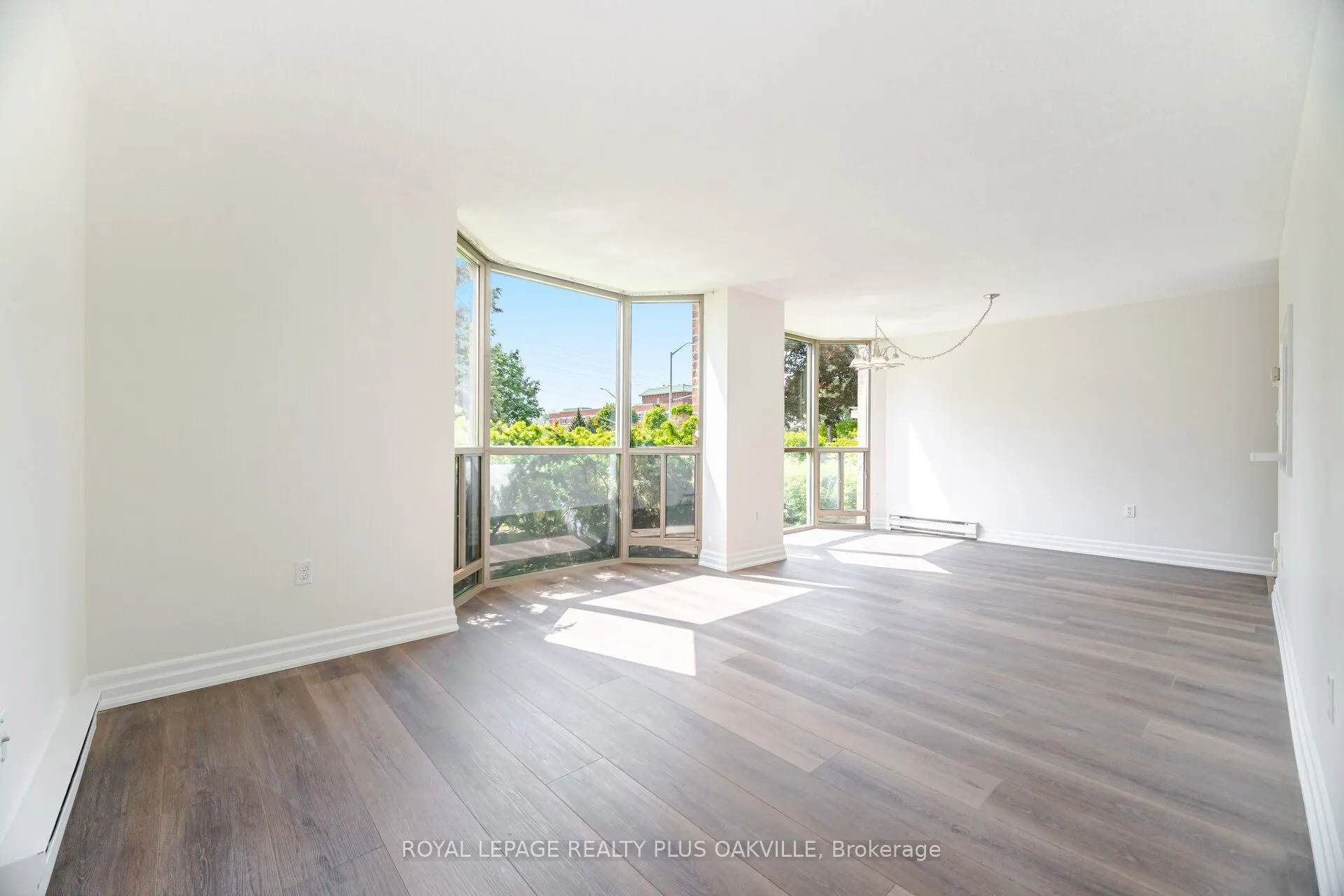 1225 North Shore Boulevard E, #104