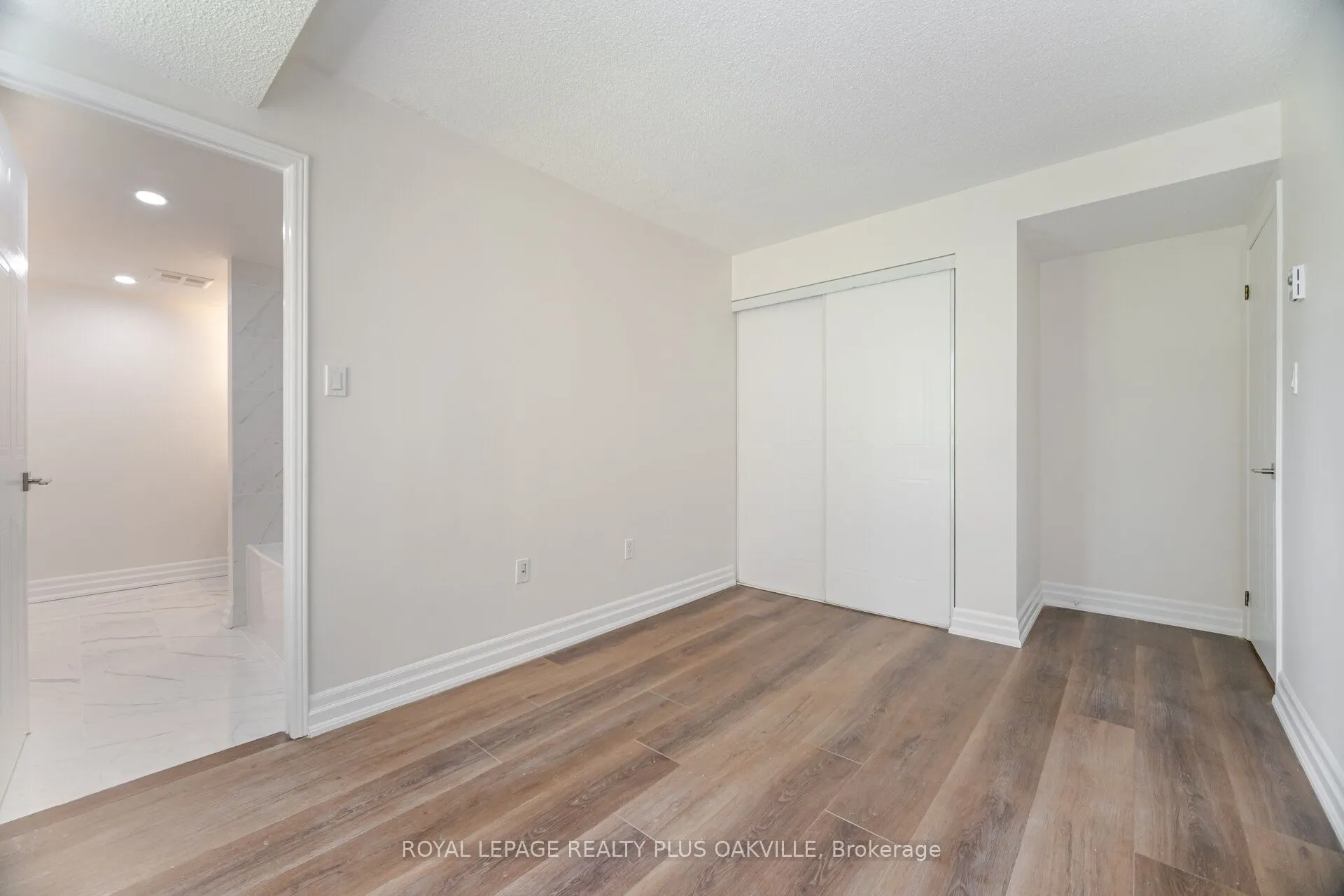 1225 North Shore Boulevard E, #104
