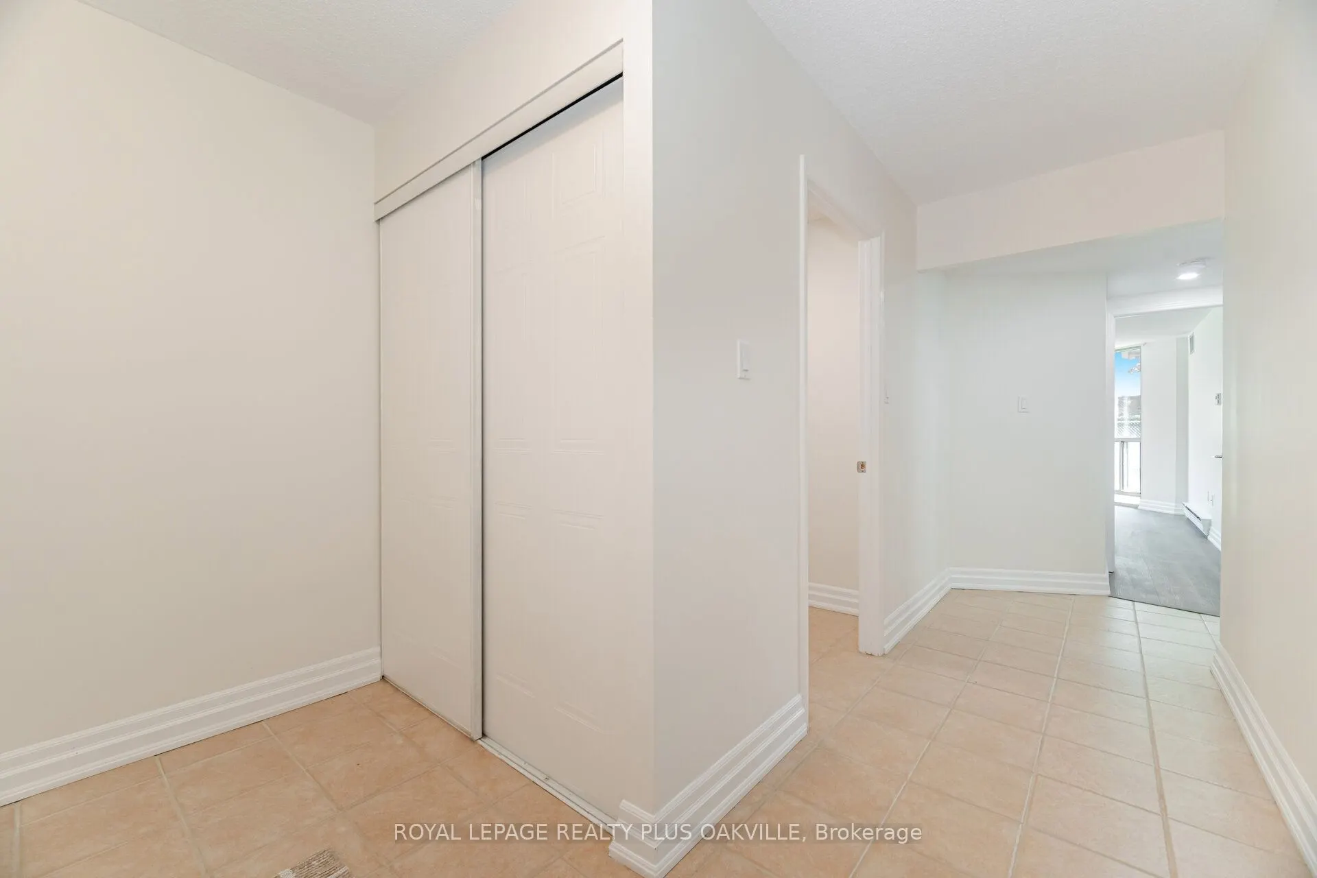 1225 North Shore Boulevard E, #104