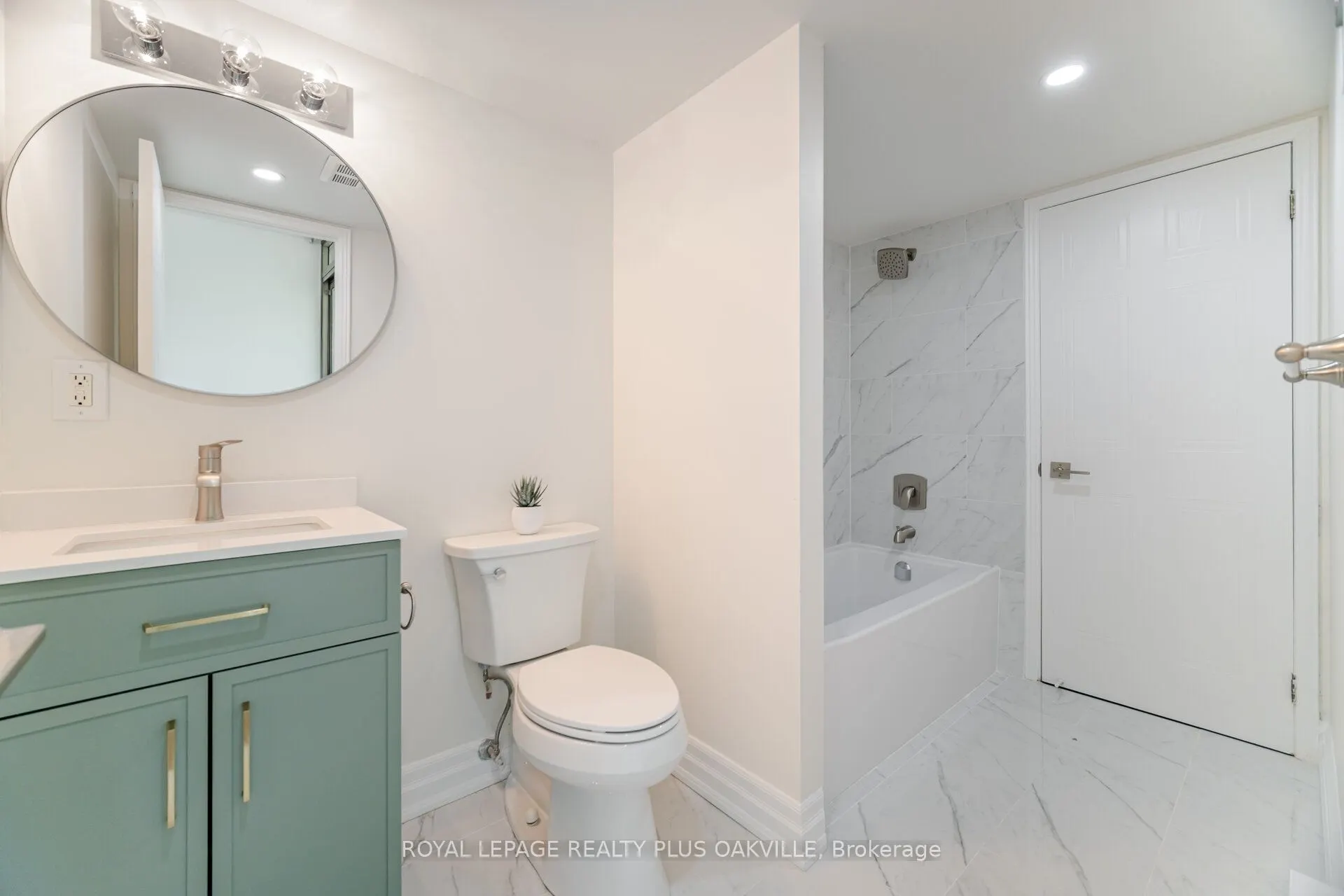 1225 North Shore Boulevard E, #104