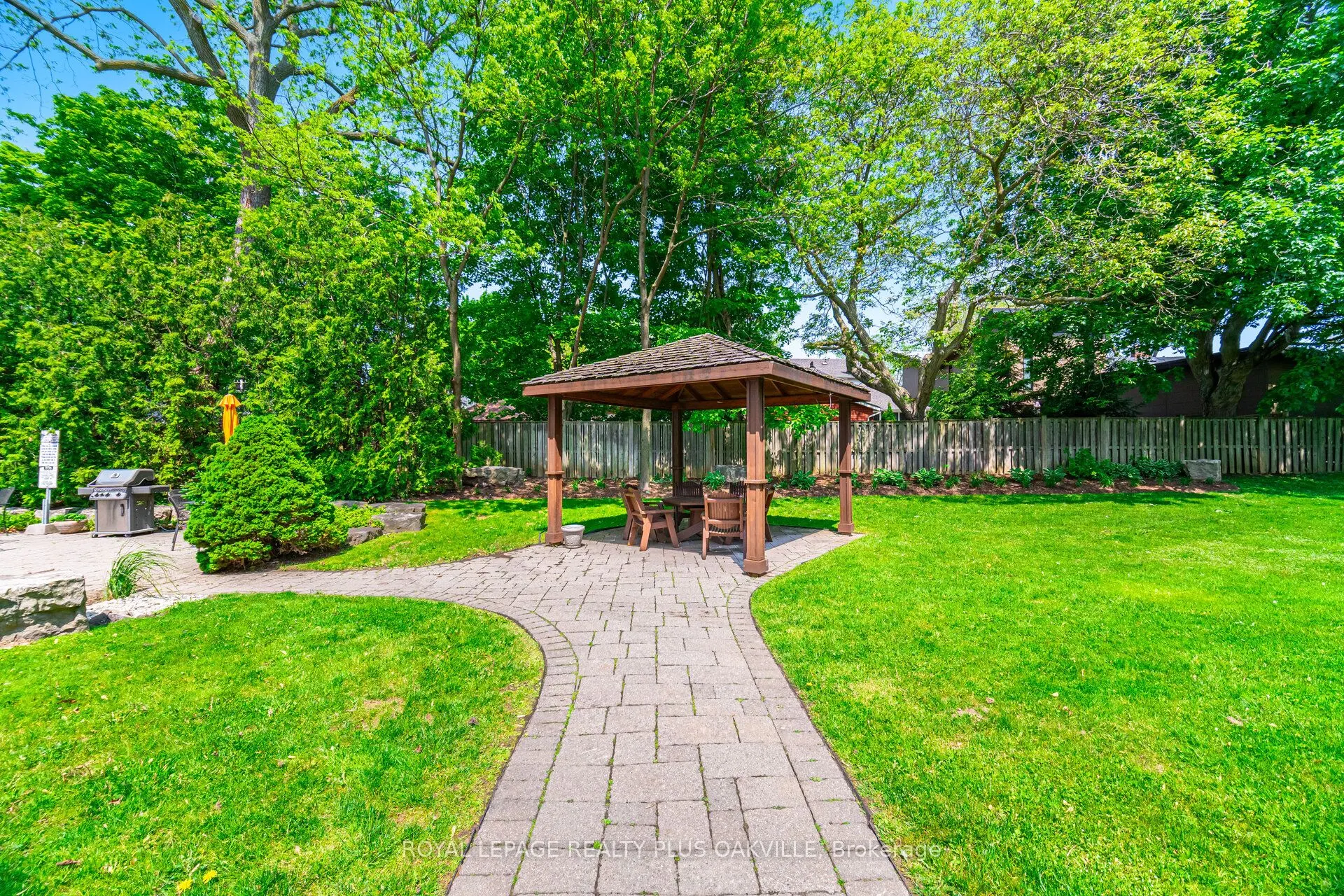 1225 North Shore Boulevard E, #104