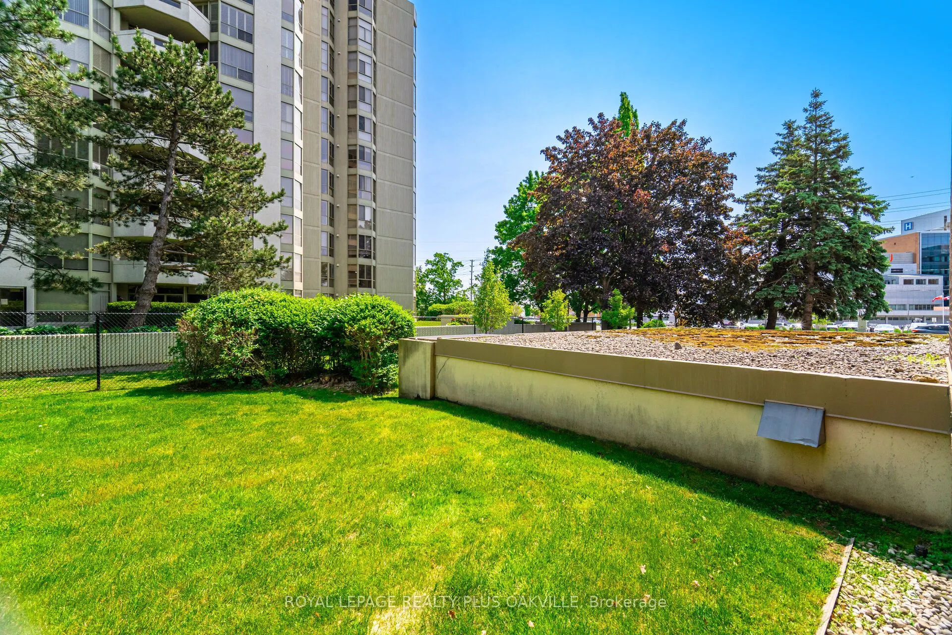 1225 North Shore Boulevard E, #104
