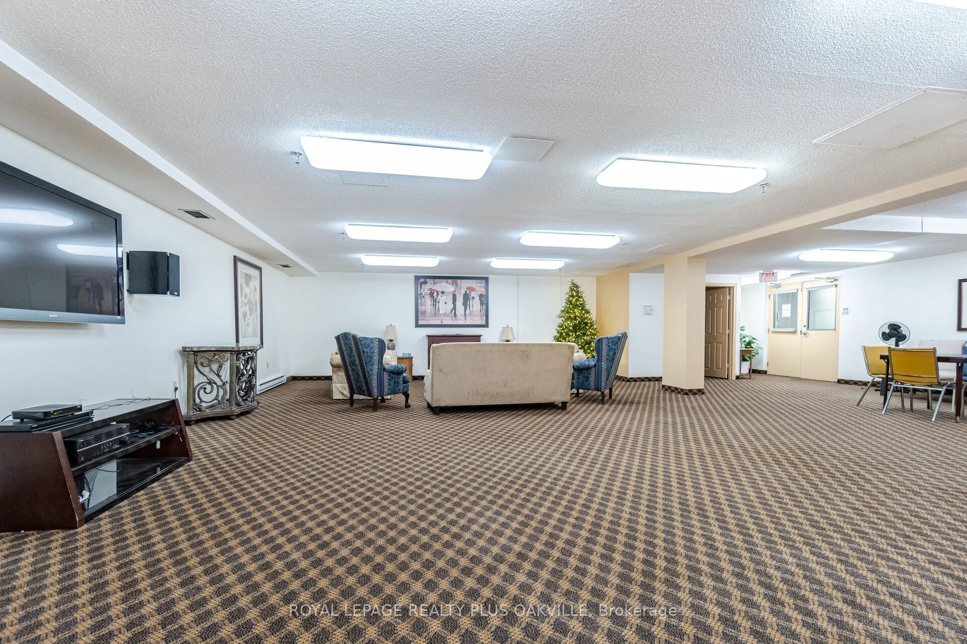 1225 North Shore Boulevard E, #104
