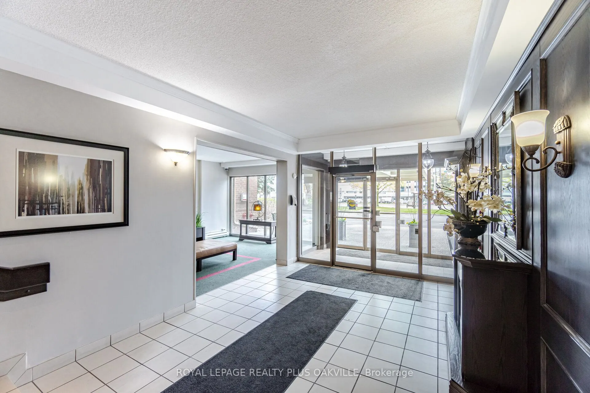 1225 North Shore Boulevard E, #104