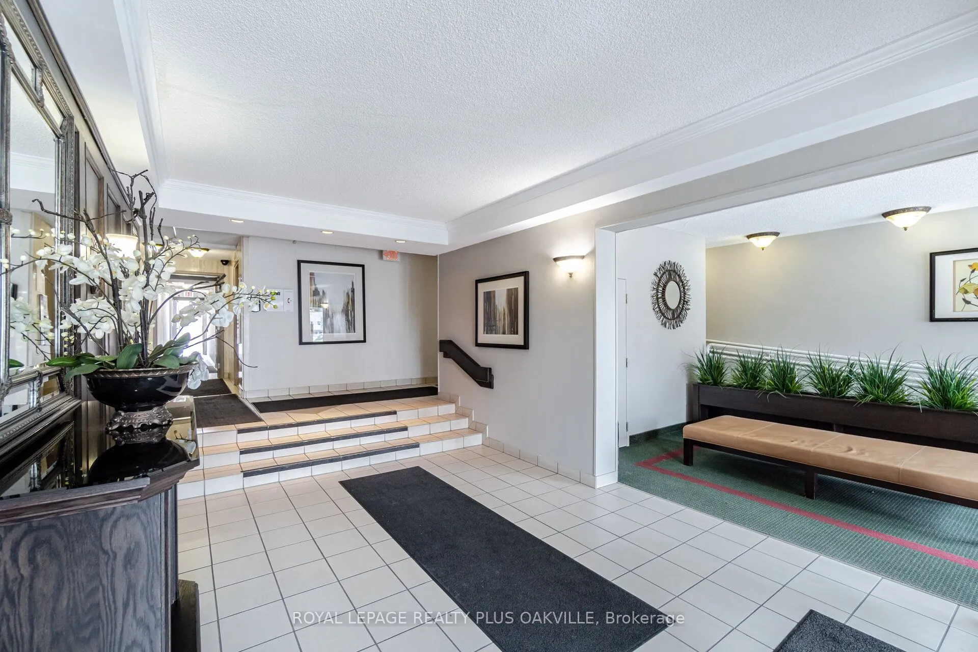 1225 North Shore Boulevard E, #104