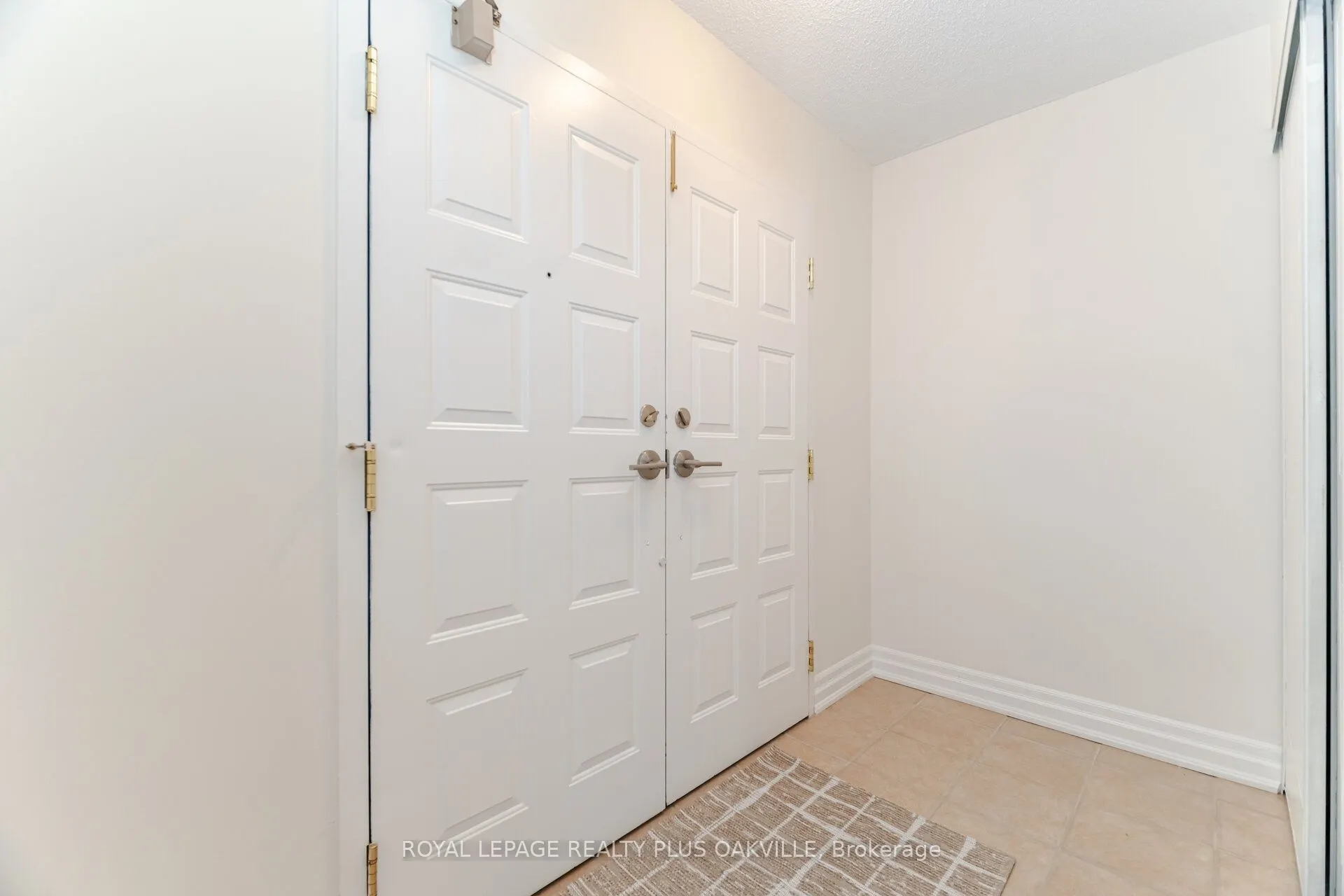 1225 North Shore Boulevard E, #104
