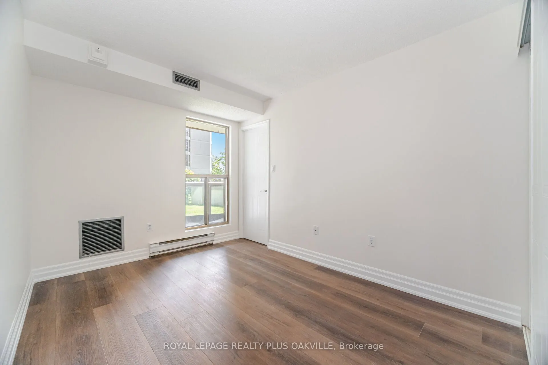 1225 North Shore Boulevard E, #104