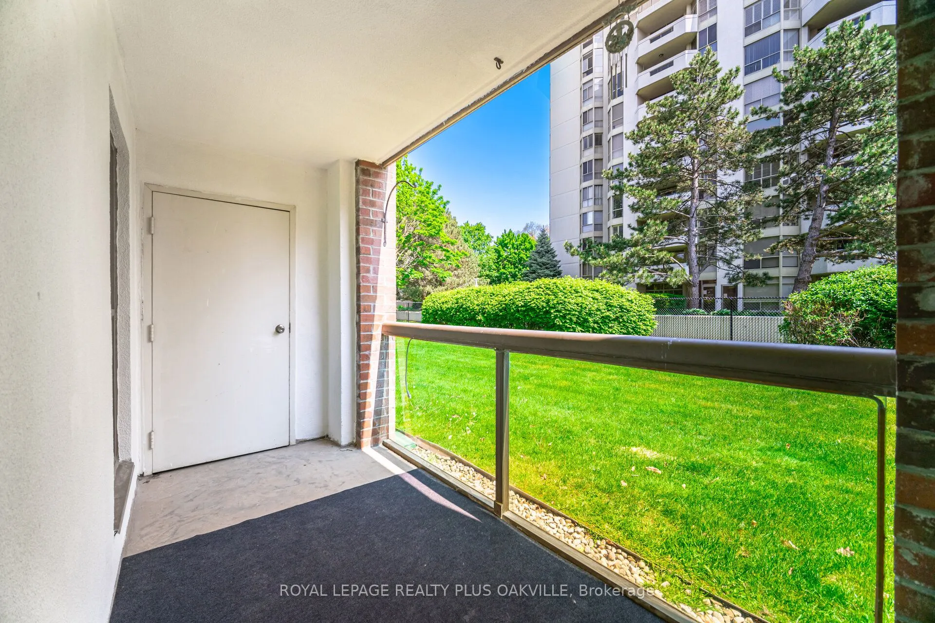 1225 North Shore Boulevard E, #104