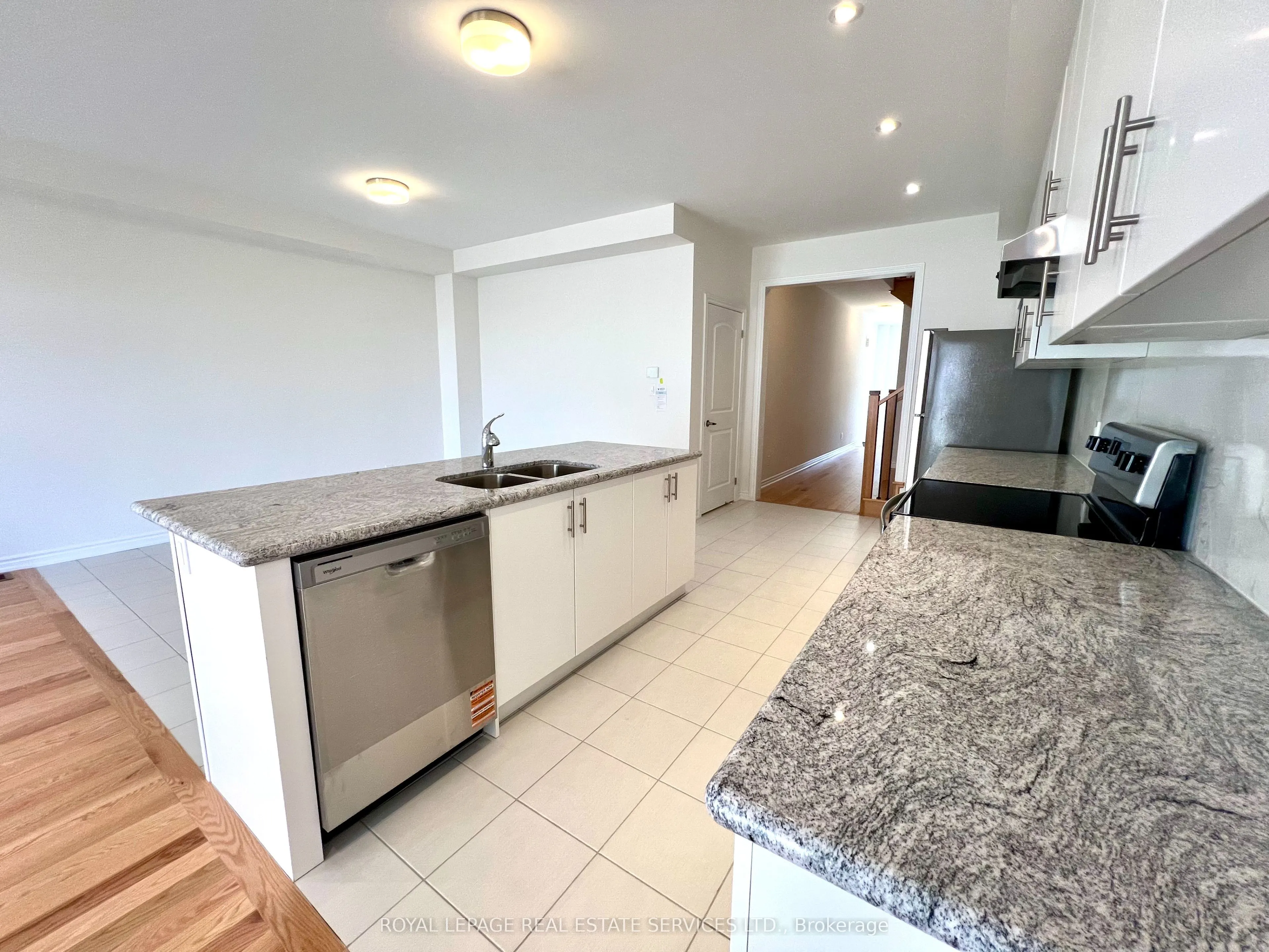 1180 Dartmouth Crescent
