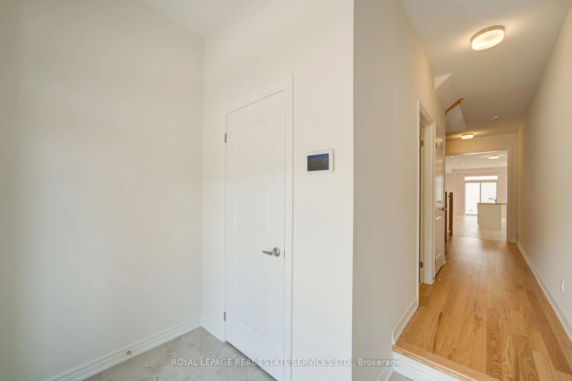 1180 Dartmouth Crescent