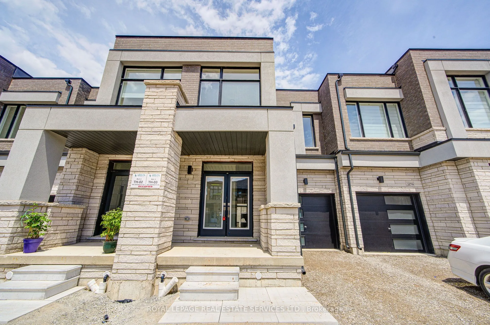 1180 Dartmouth Crescent