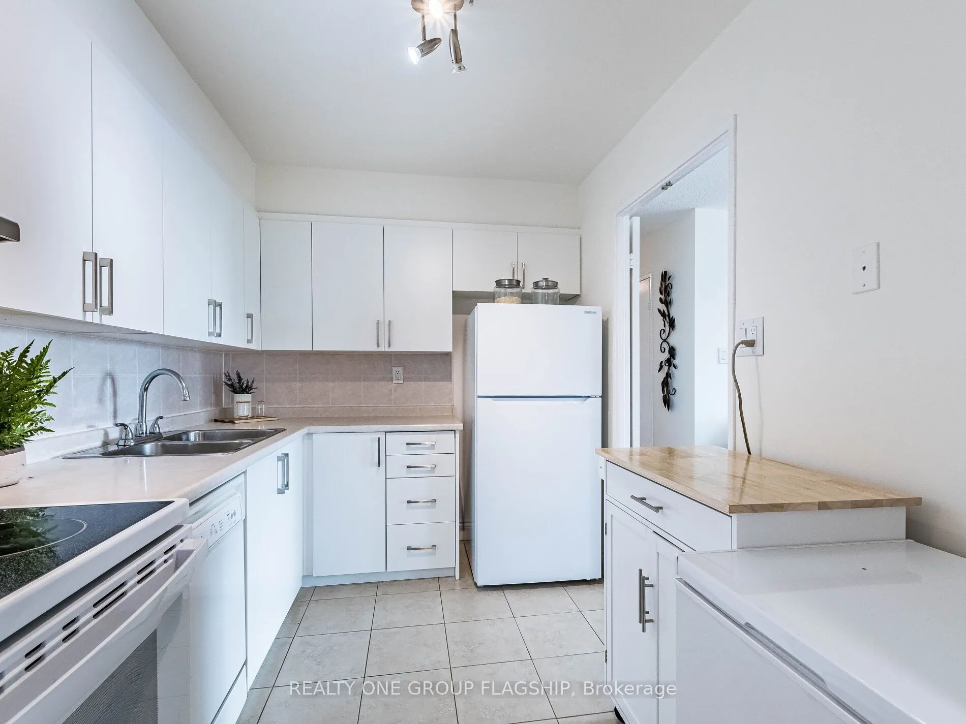 50 Elm Drive E #1209
