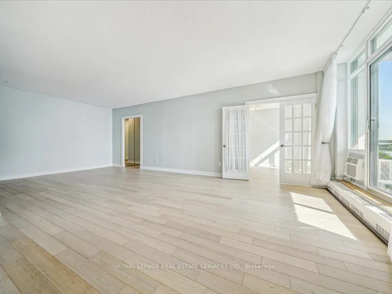 5250 Lakeshore Road, #708