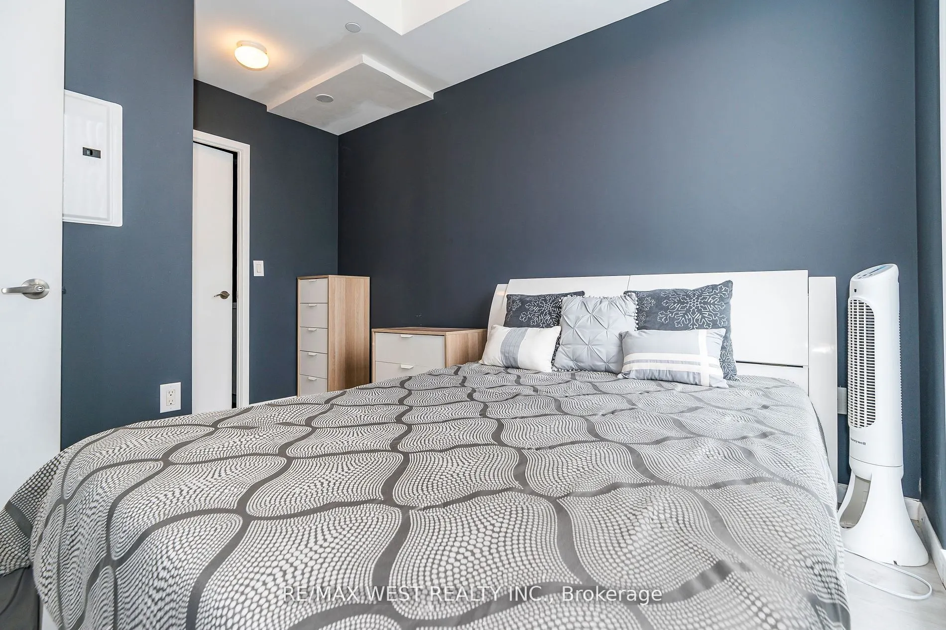 830 Lawrence Avenue, #803