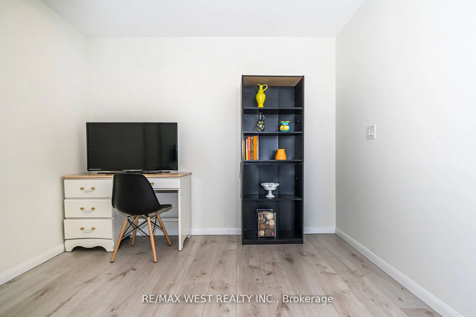 830 Lawrence Avenue, #803
