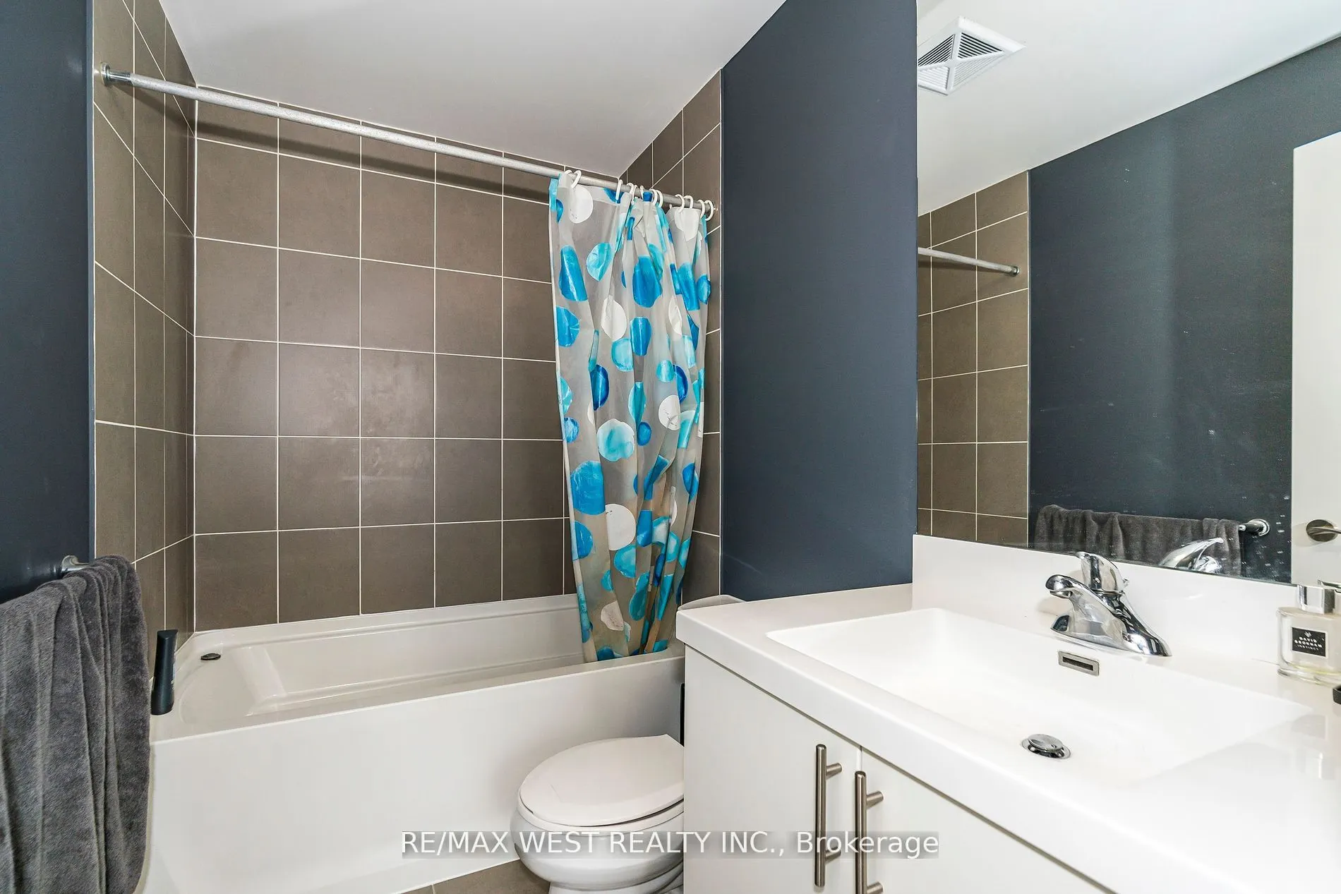 830 Lawrence Avenue, #803