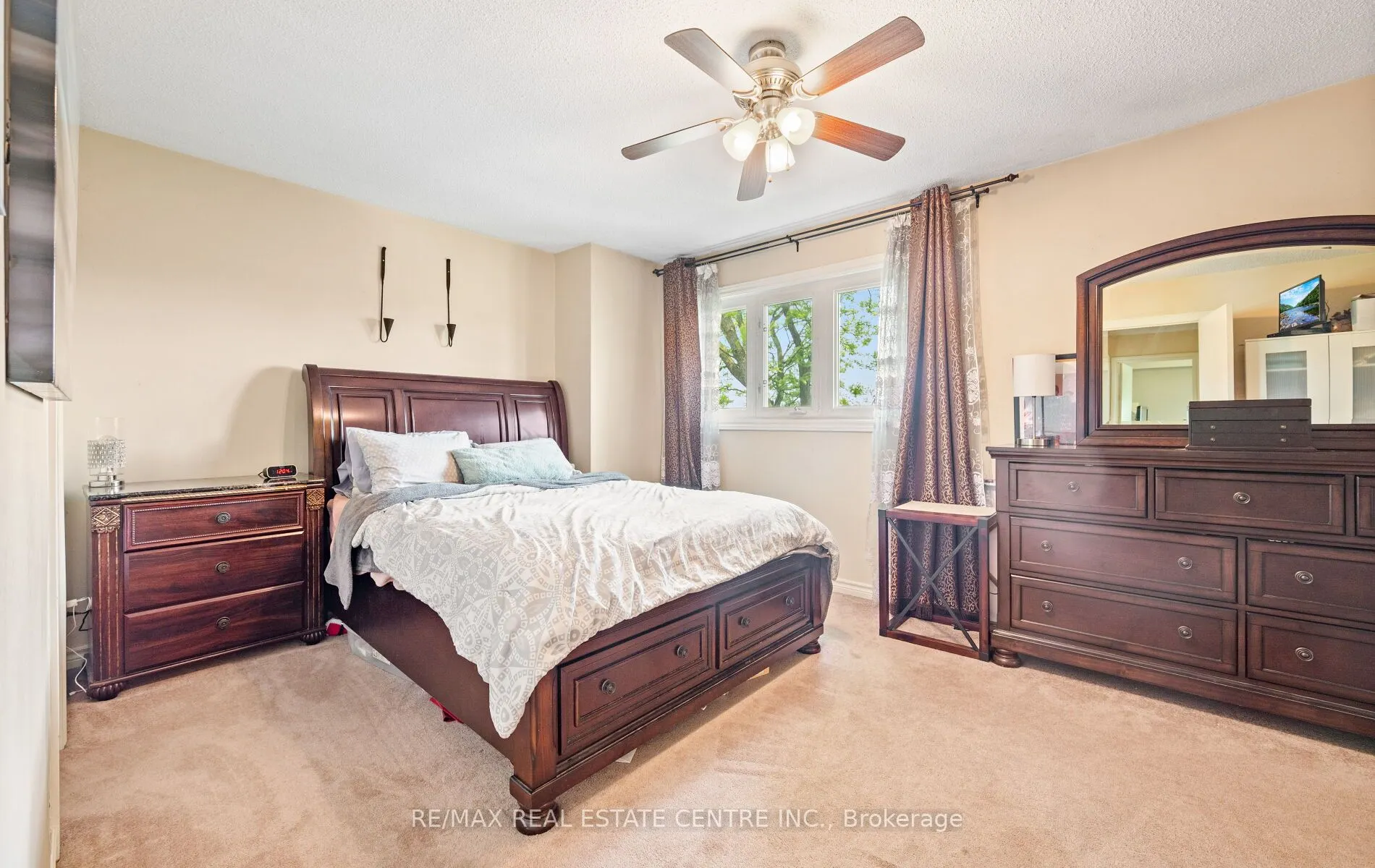 750 Burnhamthorpe Road E, #35