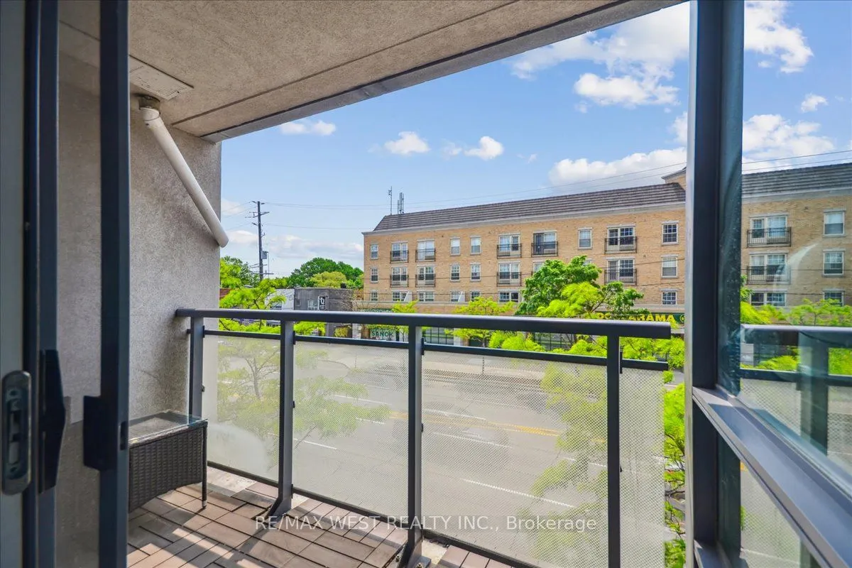760 The Queens Way, #212