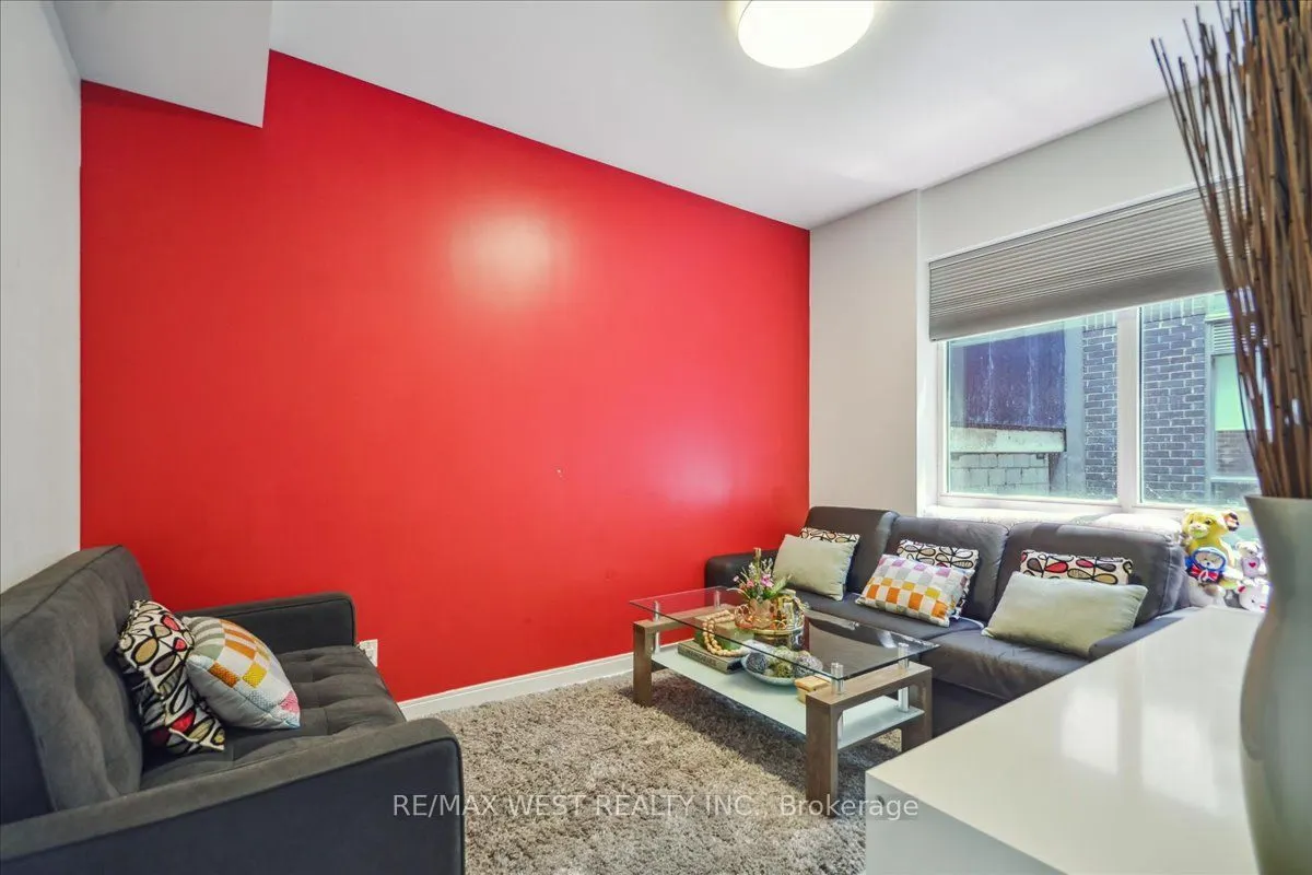 760 The Queens Way, #212