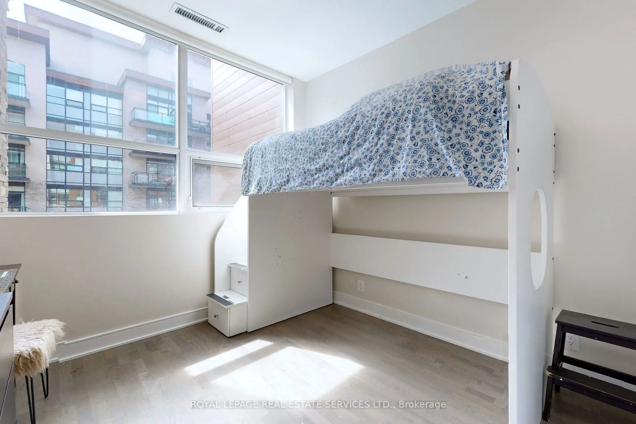 1575 Lakeshore Road W, #135