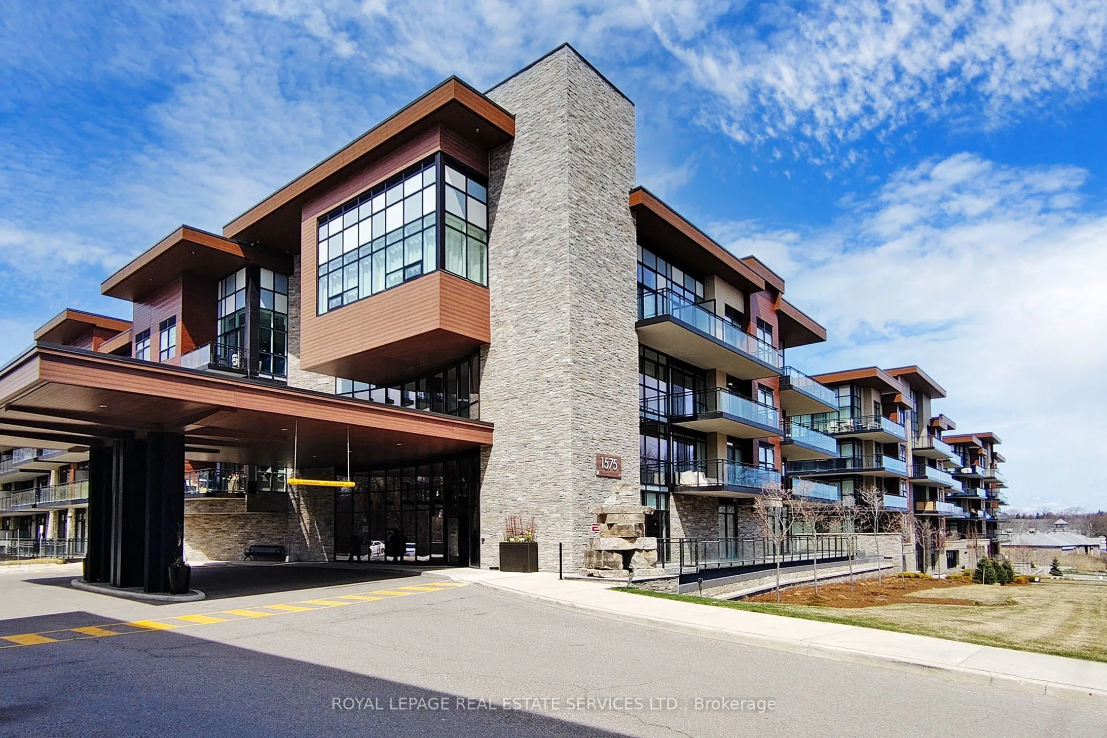 1575 Lakeshore Road W, #135
