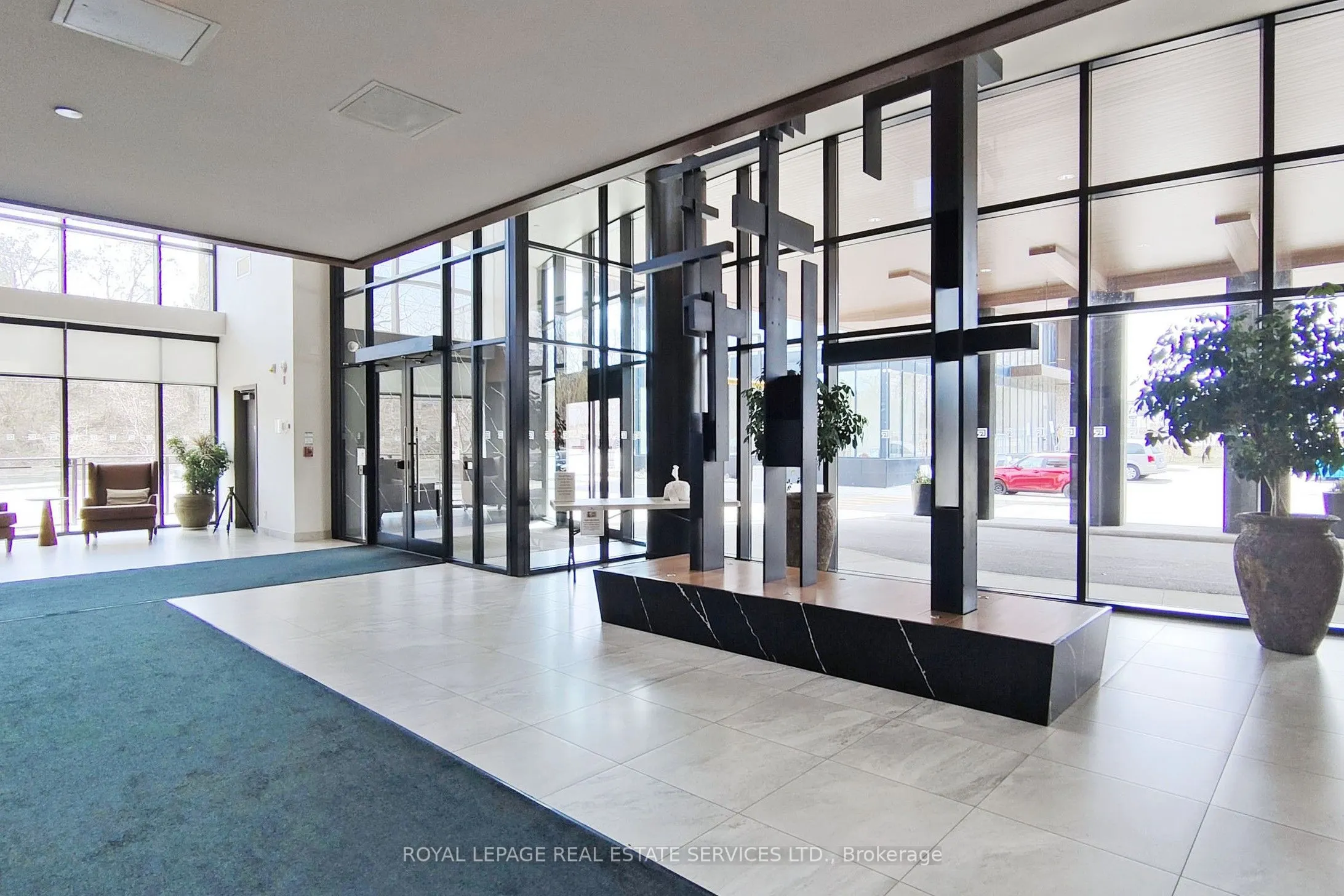 1575 Lakeshore Road W, #135
