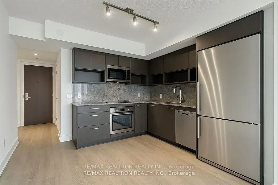 7 Mabelle Avenue, #2701