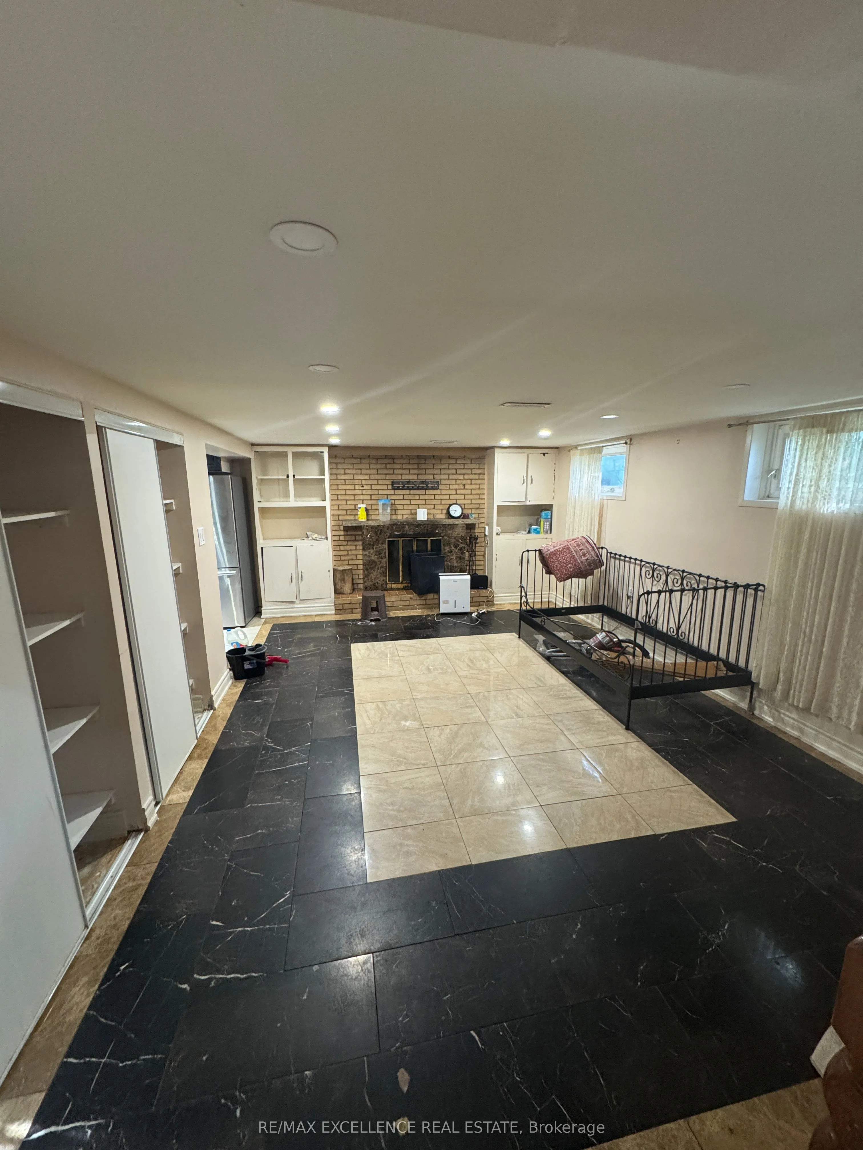 12 Vanderbrent Crescent