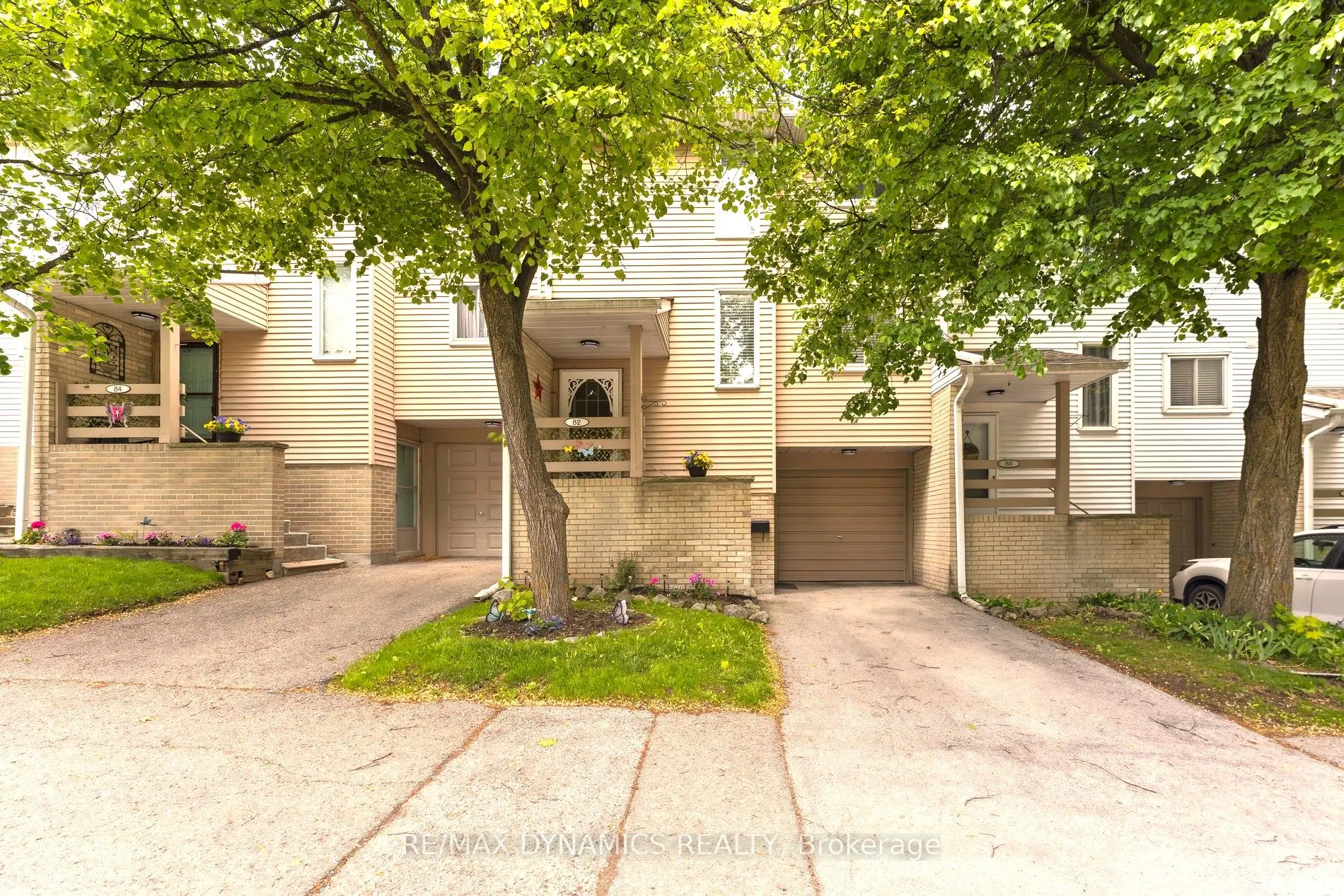 82 Lynden Circle, #73