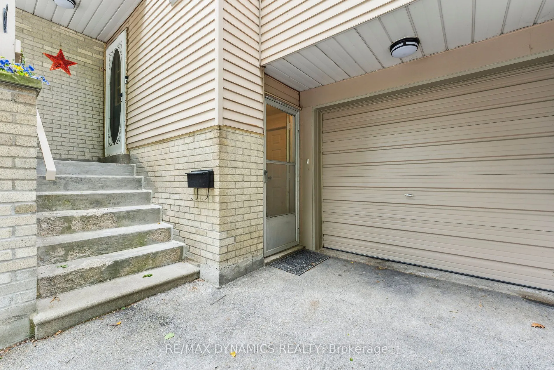82 Lynden Circle, #73
