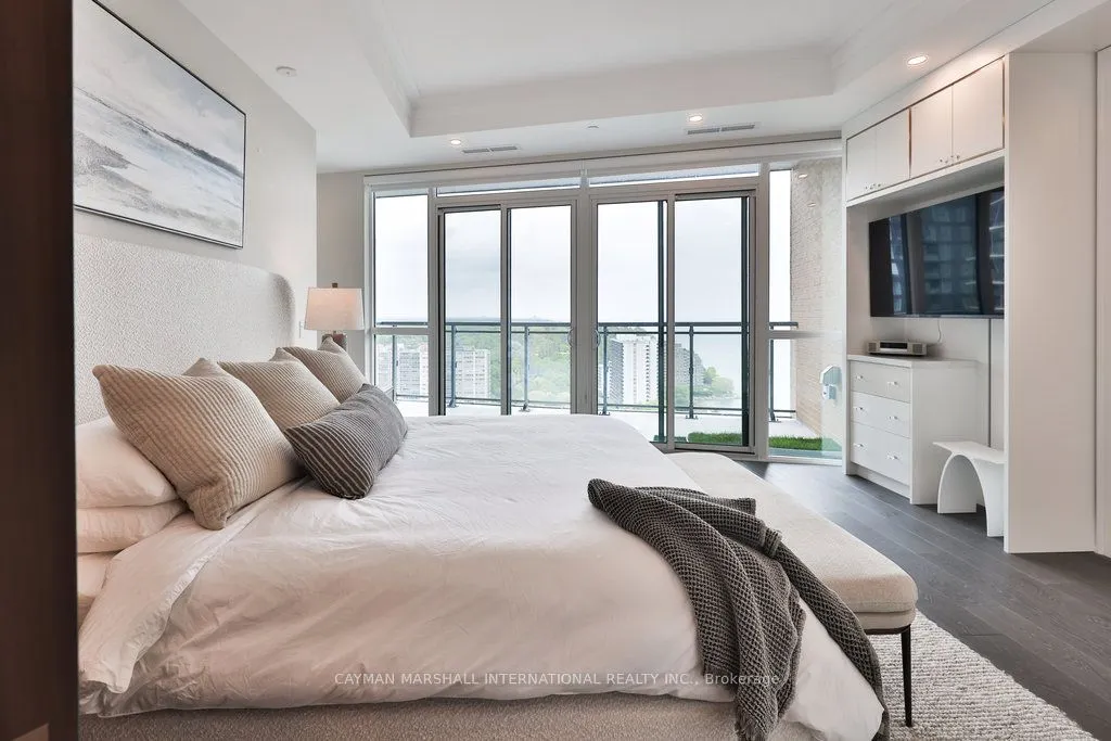 2060 Lakeshore Road, #2101