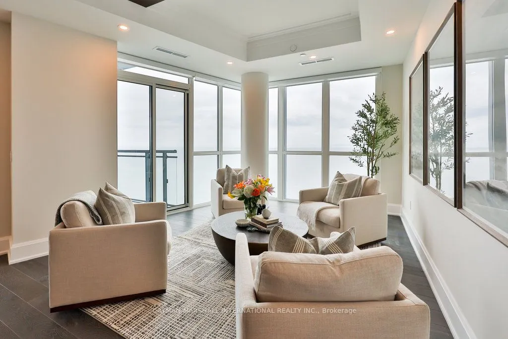 2060 Lakeshore Road, #2101