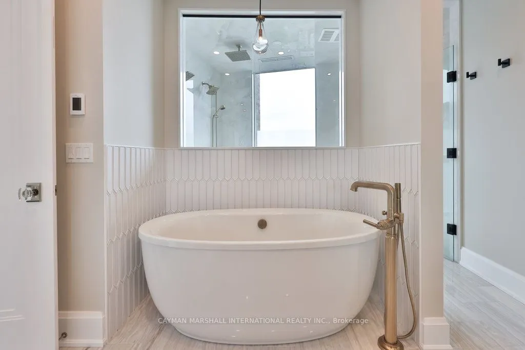 2060 Lakeshore Road, #2101