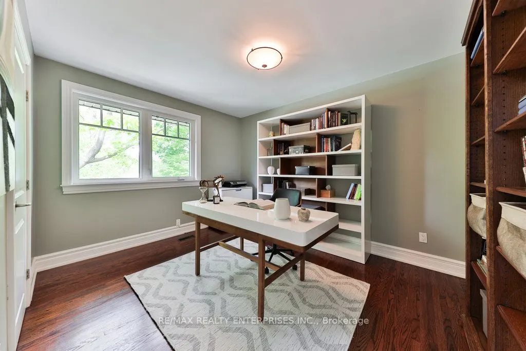 1293 Greenoaks Drive