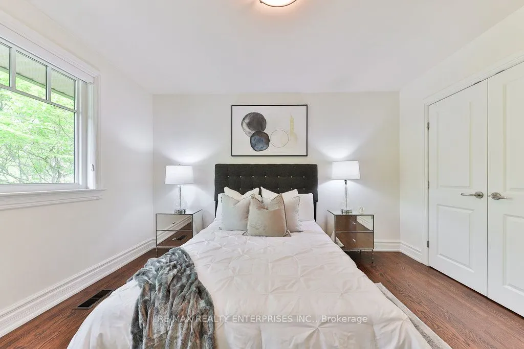 1293 Greenoaks Drive