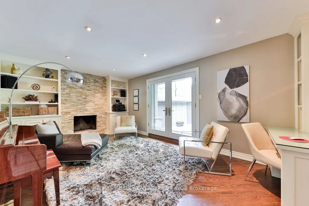 1293 Greenoaks Drive