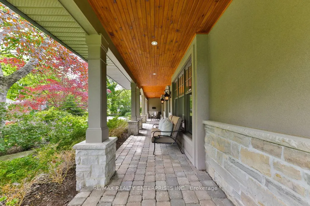 1293 Greenoaks Drive