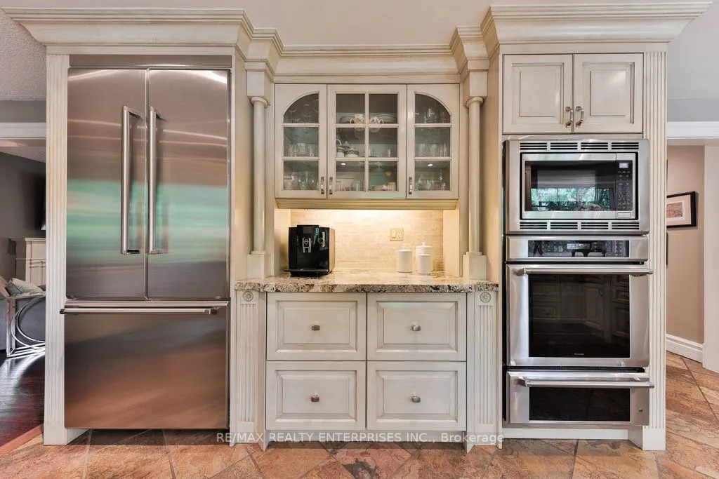 1293 Greenoaks Drive